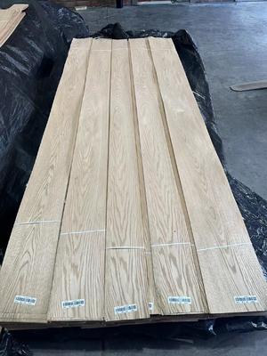 إنشاء مظهر خزانة فاخرة مع الطبيعي البلوط الأحمر التاج قطع الفنير نسيج سلس